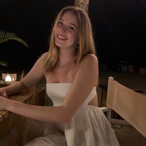 Meet your Posher, Signe